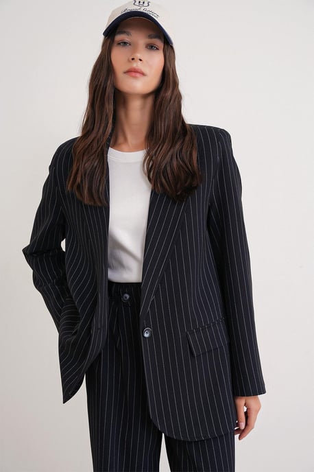 Gestreifter Oversize-Blazer - Image 1