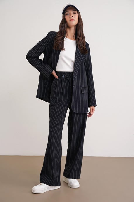 Gestreifter Oversize-Blazer - Image 2