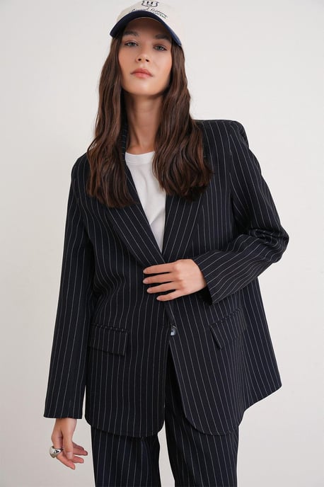 Gestreifter Oversize-Blazer - Image 3