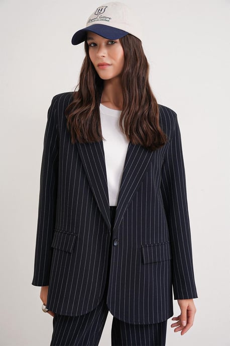 Gestreifter Oversize-Blazer - Image 4