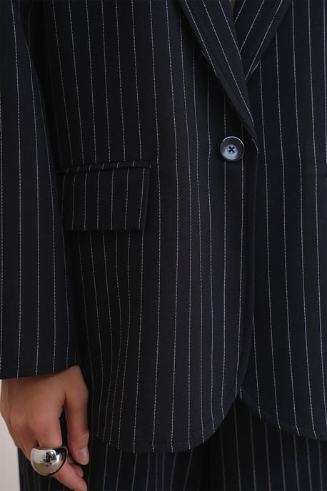 Gestreifter Oversize-Blazer - Image 6