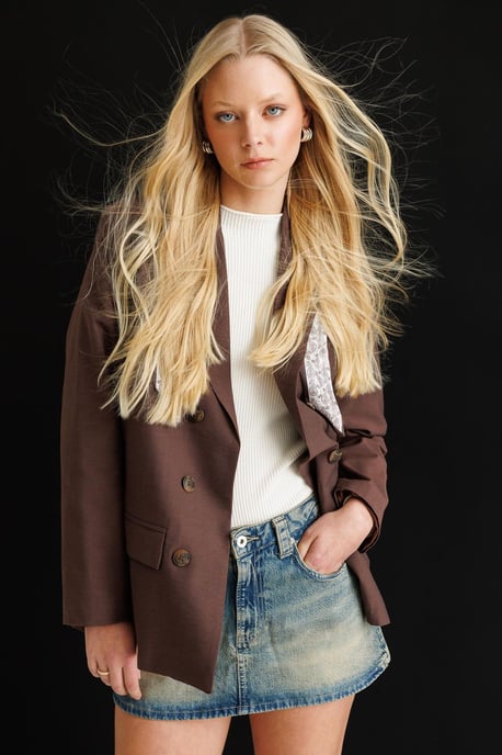 Leinenblazerjacke mit Schal-Detail - Image 5