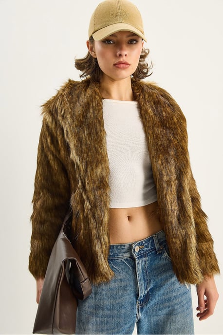 Kunstfellkurzjacke mit offenem Kragen - Image 3