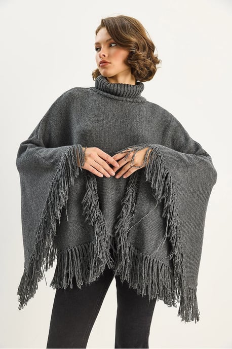 Rollkragen-Poncho - Image 3