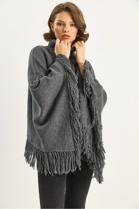 Rollkragen-Poncho - Image 4