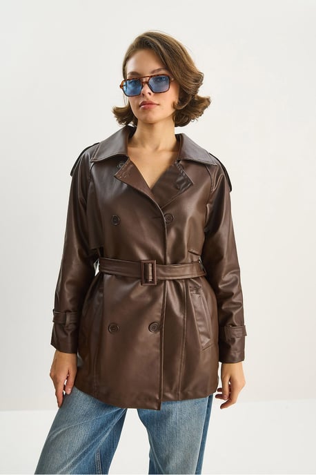 Doppelreihiger Trenchcoat aus Kunstleder - Image 2