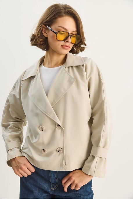 Doppelreihiger, lässiger Crop-Trenchcoat - Image 5