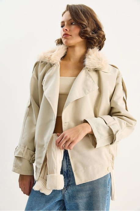Trenchcoat mit Kunstfellkragen - Image 3