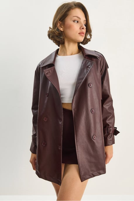Doppelreihiger Trenchcoat aus Kunstleder - Image 2