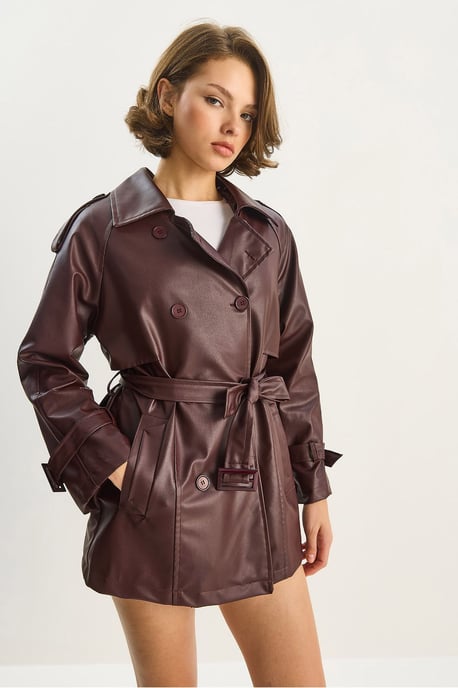 Doppelreihiger Trenchcoat aus Kunstleder - Image 5