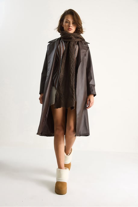 Midi-Länge Kunstleder-Trenchcoat mit Bindegürtel - Image 3