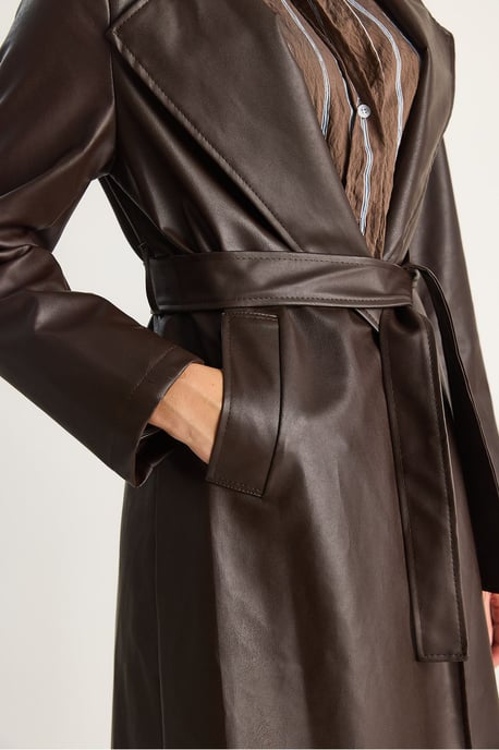 Midi-Länge Kunstleder-Trenchcoat mit Bindegürtel - Image 6