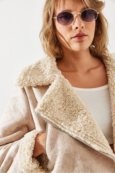 Kunstleder-Crop-Jacke mit Schalkragen - Image 2