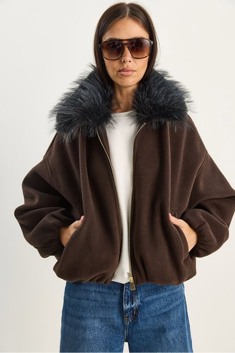 Überdimensionale Reißverschlussjacke mit Fellkragen - Image 3
