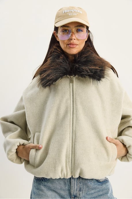 Übergroße Reißverschlussjacke mit Pelzkragen - Image 4