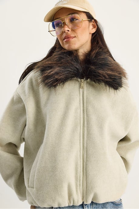 Übergroße Reißverschlussjacke mit Pelzkragen - Image 5