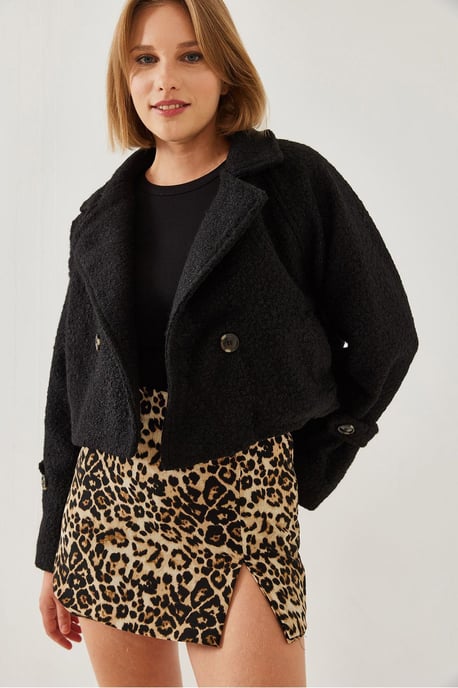 Doppelreihige Boxy-Kurzjacke aus Kunstfell - Image 2