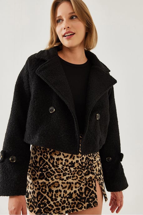 Doppelreihige Boxy-Kurzjacke aus Kunstfell - Image 3