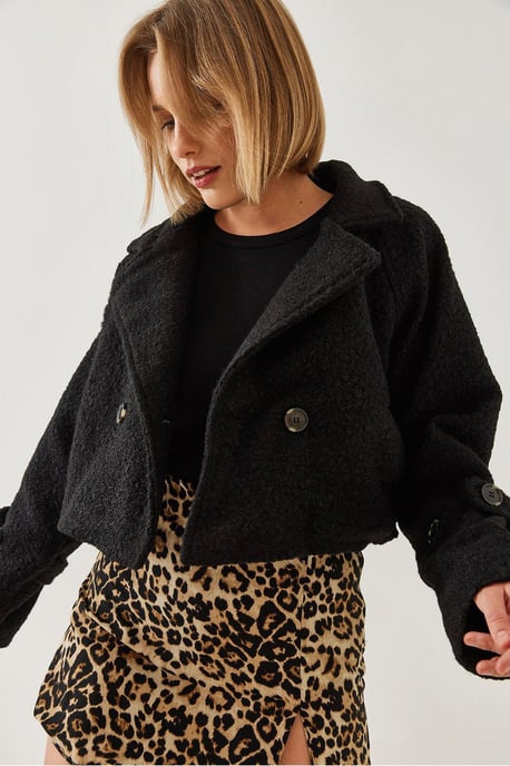 Doppelreihige Boxy-Kurzjacke aus Kunstfell - Image 4