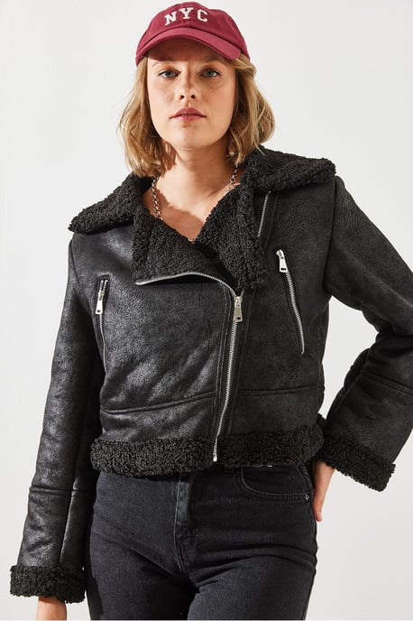 Kunstleder-Crop-Jacke mit Schalkragen - Image 4