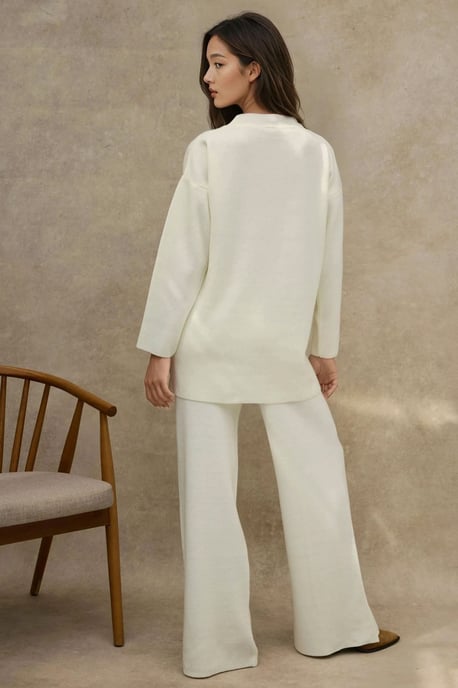 Langes Sweatshirt & Hohe Taillierte Weitbeinige Strickoutfit - Image 4