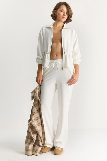 Taillierte Langarmjacke und Schlaghosen-Set - Image 1
