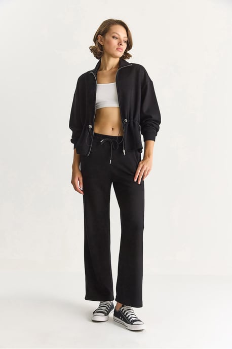 Figurbetonte Langarmjacke und Schlaghose Set - Image 2