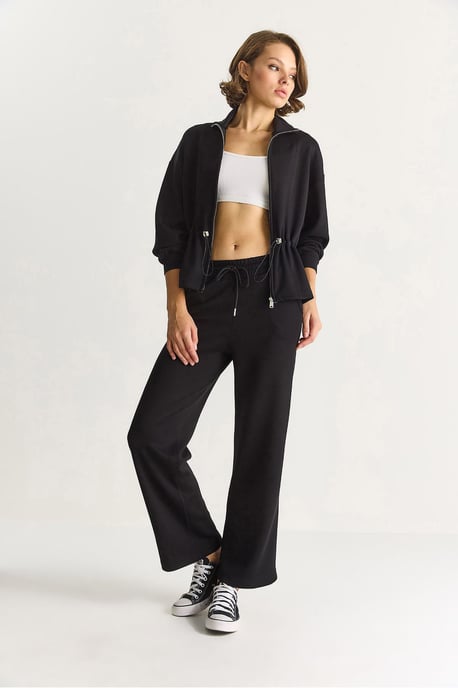 Figurbetonte Langarmjacke und Schlaghose Set - Image 3