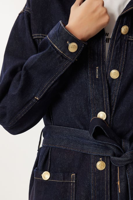 Jeansjacke mit Gürtel und weit geschnittene Hose im Zweiteiler-Set - Image 4