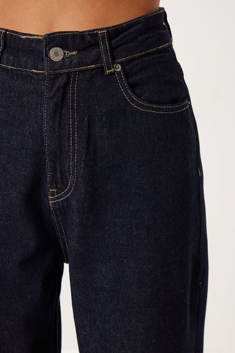 Jeansjacke mit Gürtel und weit geschnittene Hose im Zweiteiler-Set - Image 5