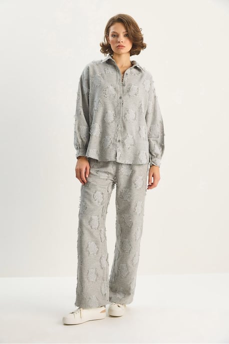 Besticktes Oversized Shirt und weite Hose Co-Ord Set - Image 4