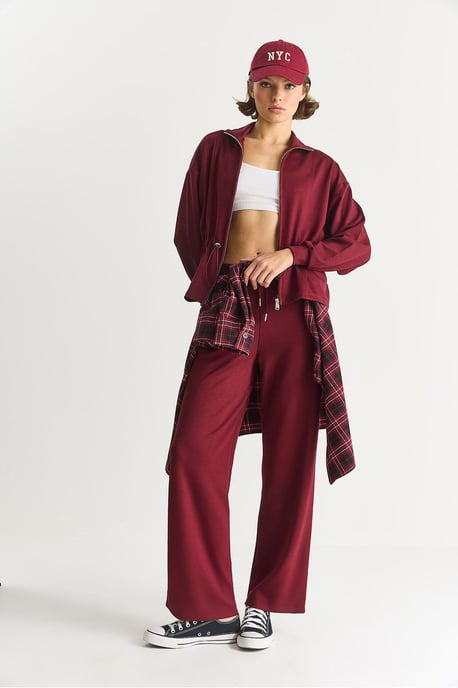 Taillierte Langarmjacke und Schlaghosen-Set - Image 4