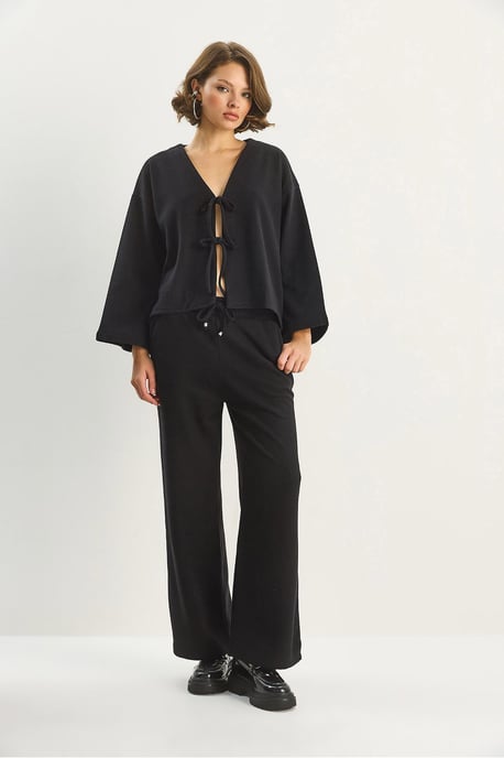 Bianco Lucci V‑Ausschnitt Strickcardigan und weite Hose Set - Schwarz - Image 3