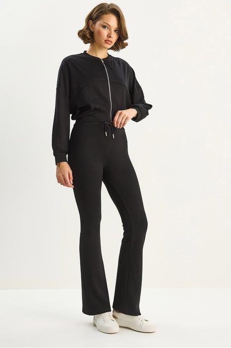 Hohe Taillierte Flared Pants und Bomberjacke Zweiteiliges Set - Image 1