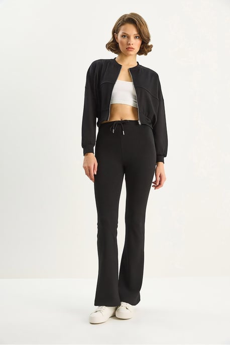 Hohe Taillierte Flared Pants und Bomberjacke Zweiteiliges Set - Image 3