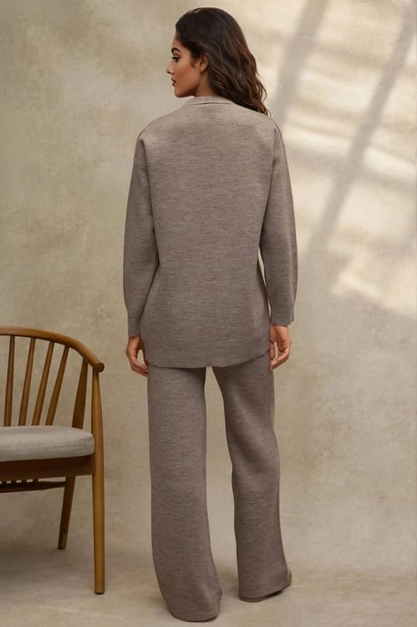 V-Ausschnitt Cardi und Hochbund Weite Hosen Strick-Set - Image 3