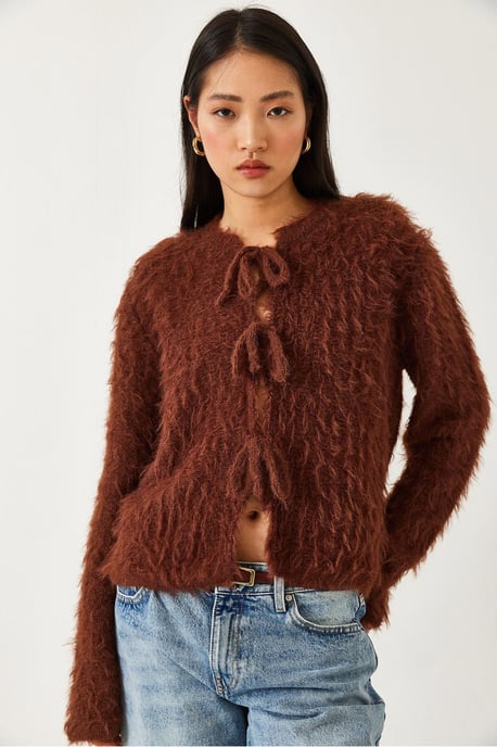 Rüschiger, kurz geschnittener, gerippter Strickcardigan mit Schleifenverschluss - Image 3