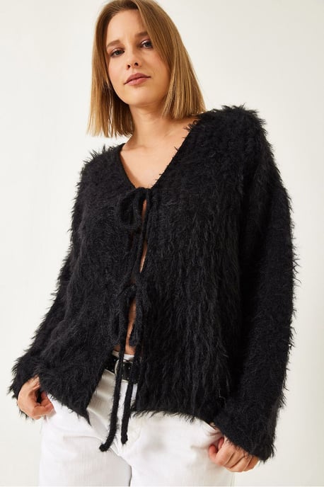 Strickjacke mit V-Ausschnitt und Quasten aus strukturiertem Material - Image 2