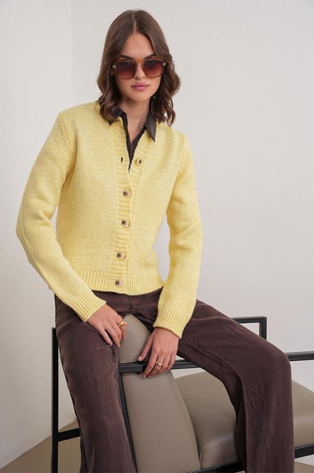 Rippstrick-Button-Cardigan - Image 3