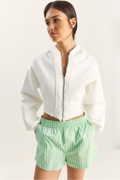 Kapuzensweatshirt im Slim Fit mit Rippstrick und cropped Länge - Image 5