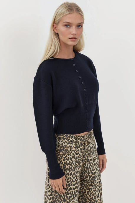 Slim Fit Rundhalsstrickjacke - Image 2