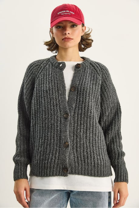 Strickjacke mit Knopfverschluss - Image 2
