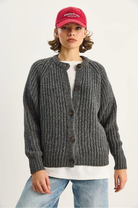 Strickjacke mit Knopfverschluss - Image 3