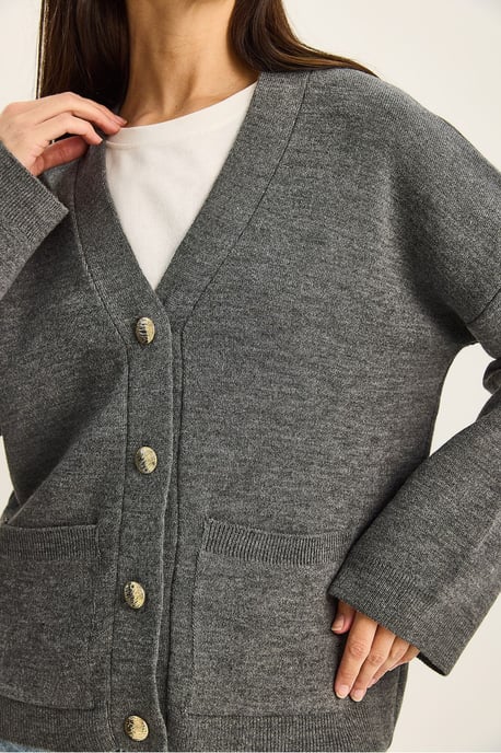 Dicker Rippstrick-V-Ausschnitt-Cardigan mit Knopfverschluss - Image 5