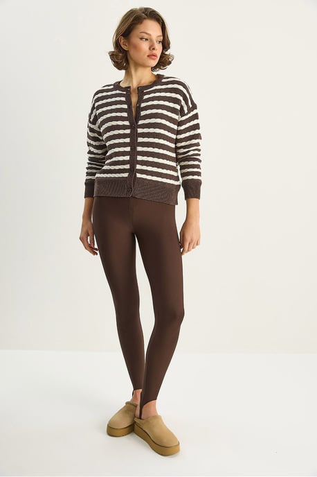 Haarzopf Strickjacke mit Knopfverschluss - Image 5