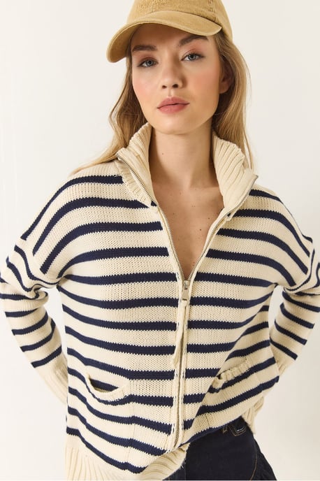 Gestreifter Strick-Cardigan mit Reißverschluss und Taschen - Image 4
