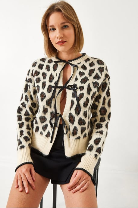 Karottenpullover mit Leopardenmuster und Pompoms - Image 3