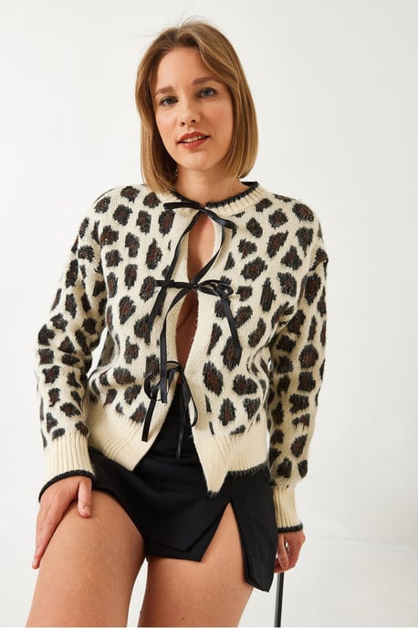 Karottenpullover mit Leopardenmuster und Pompoms - Image 4