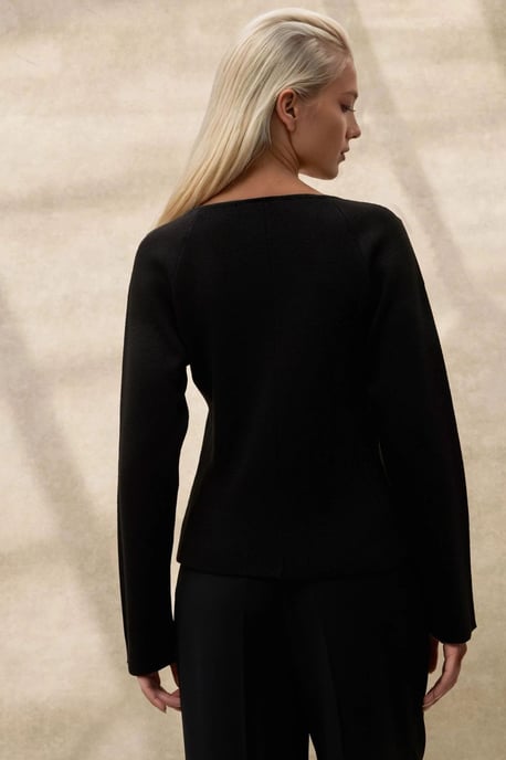 Hiccup Figurbetonter Cardigan mit V-Ausschnitt und Knöpfen - Schwarz - Image 6