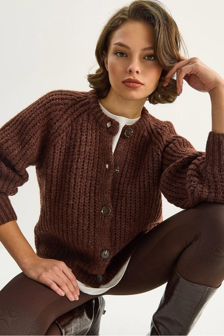 Strickjacke mit Knopfverschluss - Image 1